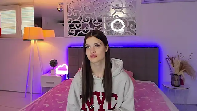 LuisaClover online show from 01/11/26, 01:05