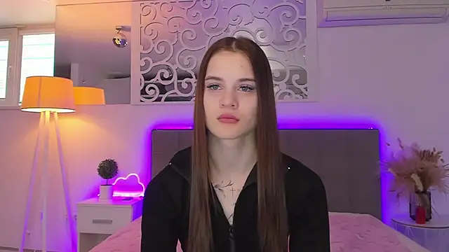 LuisaClover online show from 02/21/26, 01:34