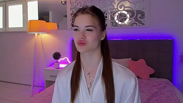 LuisaClover online show from 04/28/26, 12:32