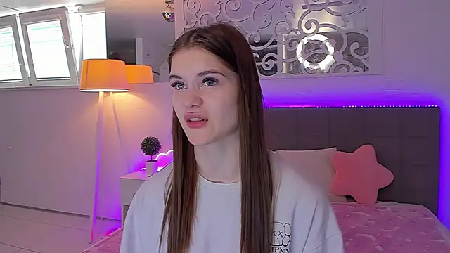 LuisaClover online show from 04/29/26, 12:20