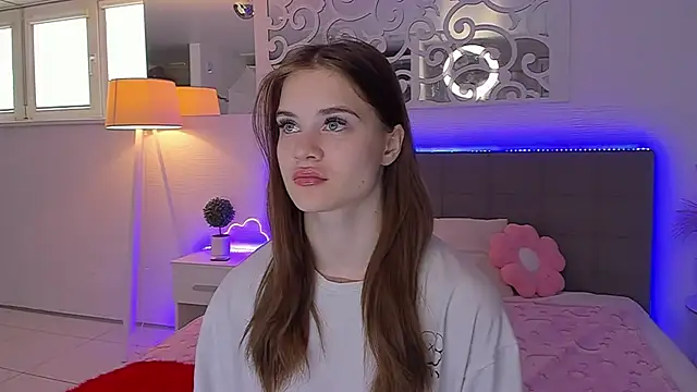 LuisaClover online show from 05/02/26, 12:21