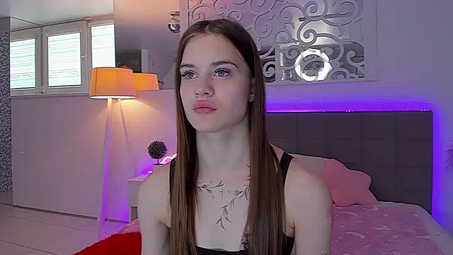 LuisaClover online show from 05/04/26, 12:34