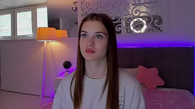 LuisaClover online show from 05/12/26, 12:24