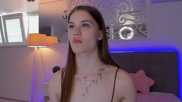 LuisaClover online show from 05/21/26, 12:23
