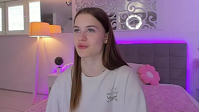 LuisaClover online show from 06/06/26, 12:21