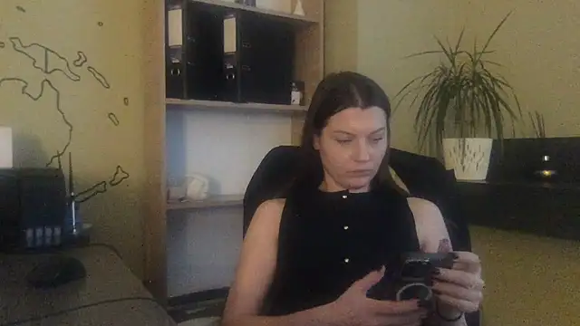 DollyRoma online show from 11/25/25, 12:38