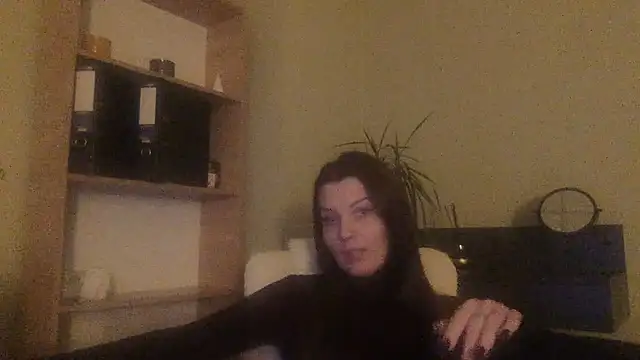 DollyRoma online show from 11/26/25, 03:24