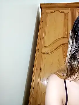 Snapshot of indilasixeey chatting on 01/17/26, 03:11 indilasixeey online show from 01/17/26, 03:11