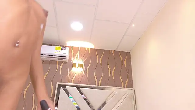 Snapshot of iam_nicolle chatting on 04/09/26, 12:43 iam nicolle online show from 04/09/26, 12:43