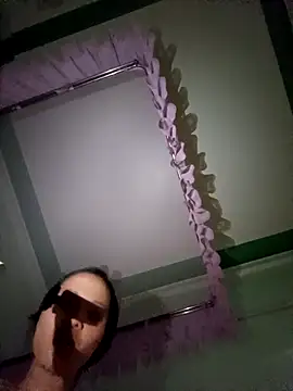 Snapshot of LylyCii69 chatting on 10/30/25, 01:34 LylyCii69 online show from 10/30/25, 01:34