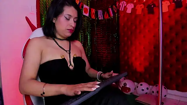 Roxanne Han online show from 06/15/26, 12:40