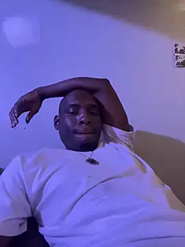 Snapshot of DiabloDicc74 chatting on 10/24/25, 03:25 DiabloDicc74 online show from 10/24/25, 03:25