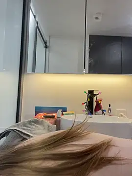 elliepixie online show from 12/22/25, 12:46