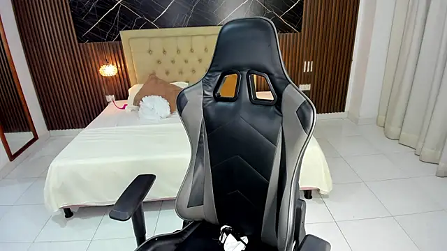 Milu 17 online show from 11/13/25, 10:58