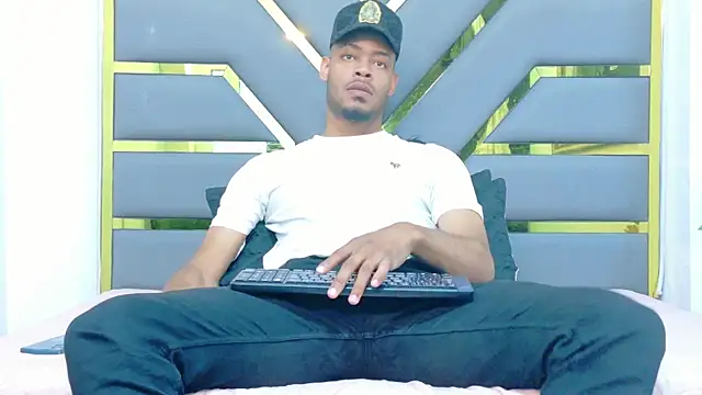 Neytanmalcon online show from 11/26/25, 08:32