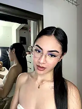 Snapshot of IslaCole chatting on 01/09/26, 12:13 IslaCole online show from 01/09/26, 12:13