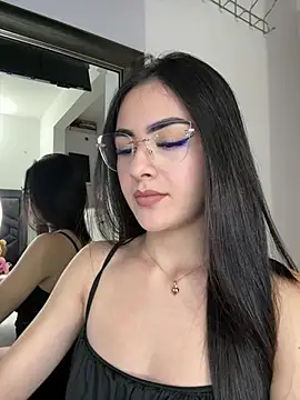 Snapshot of IslaCole chatting on 02/01/26, 10:52 IslaCole online show from 02/01/26, 10:52
