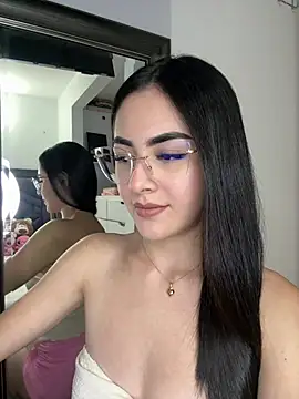 Snapshot of IslaCole chatting on 02/03/26, 02:53 IslaCole online show from 02/03/26, 02:53