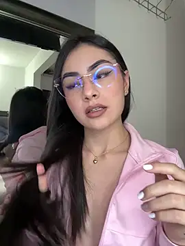 Snapshot of IslaCole chatting on 02/04/26, 11:09 IslaCole online show from 02/04/26, 11:09