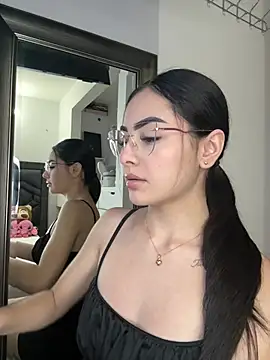 Snapshot of IslaCole chatting on 02/05/26, 11:09 IslaCole online show from 02/05/26, 11:09