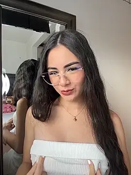 Snapshot of IslaCole chatting on 02/16/26, 09:22 IslaCole online show from 02/16/26, 09:22