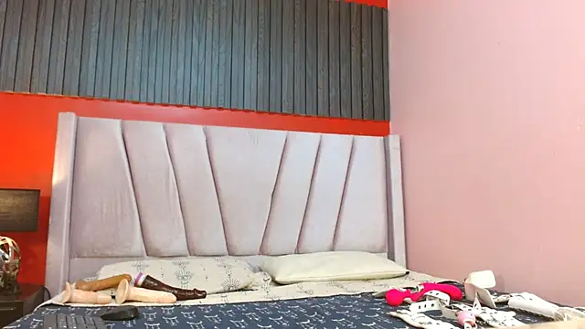 Snapshot of Emma_Kiut_ chatting on 12/18/25, 08:48 Emma Kiut online show from 12/18/25, 08:48