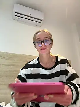 Lilbratofficial online show from 05/03/26, 05:19