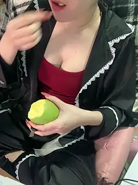 Snapshot of May2k2 chatting on 01/14/26, 03:01 May2k2 online show from 01/14/26, 03:01