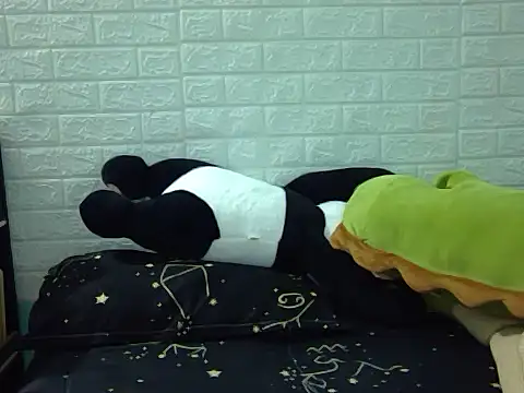 Snapshot of May2k2 chatting on 02/28/26, 04:02 May2k2 online show from 02/28/26, 04:02