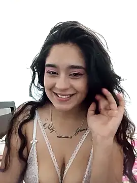 Snapshot of dess-3425 chatting on 10/28/25, 08:22 dess-3425 online show from 10/28/25, 08:22