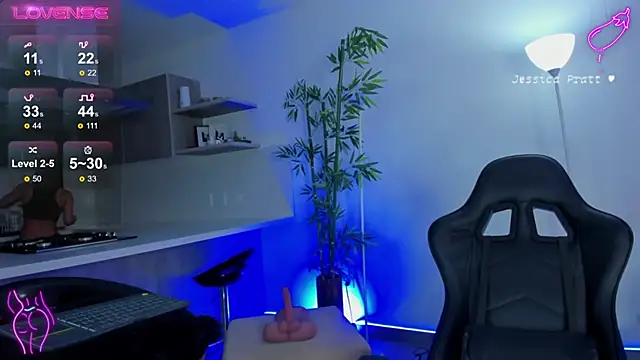 Snapshot of JessicaPratt chatting on 12/13/24, 10:13 JessicaPratt online show from 12/13/24, 10:13