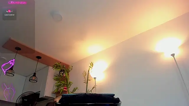 Snapshot of JessicaPratt chatting on 09/13/25, 01:33 JessicaPratt online show from 09/13/25, 01:33