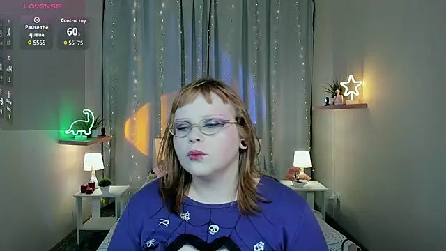 LottieReed online show from 10/31/25, 05:03