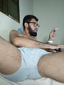 Snapshot of FerrariniHott chatting on 10/29/25, 04:59 FerrariniHott online show from 10/29/25, 04:59