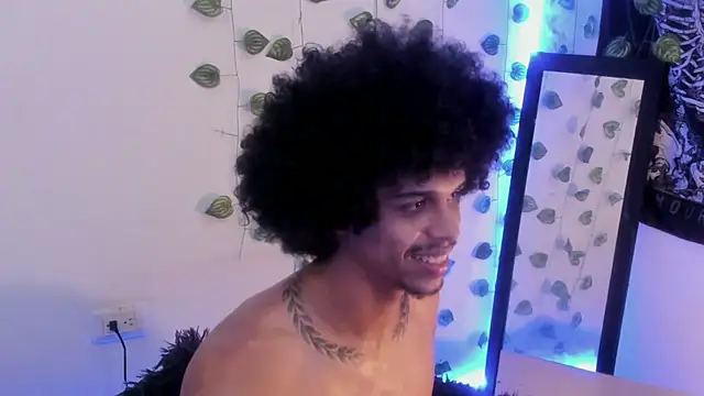 aaron play online show from 11/11/25, 12:38