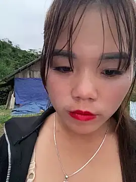 Snapshot of nachi-baby chatting on 11/06/25, 11:04 nachi-baby online show from 11/06/25, 11:04