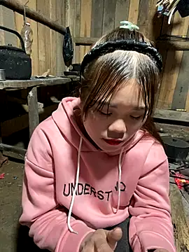 Snapshot of nachi-baby chatting on 11/30/25, 01:37 nachi-baby online show from 11/30/25, 01:37