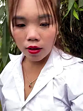 Snapshot of nachi-baby chatting on 12/04/25, 08:23 nachi-baby online show from 12/04/25, 08:23