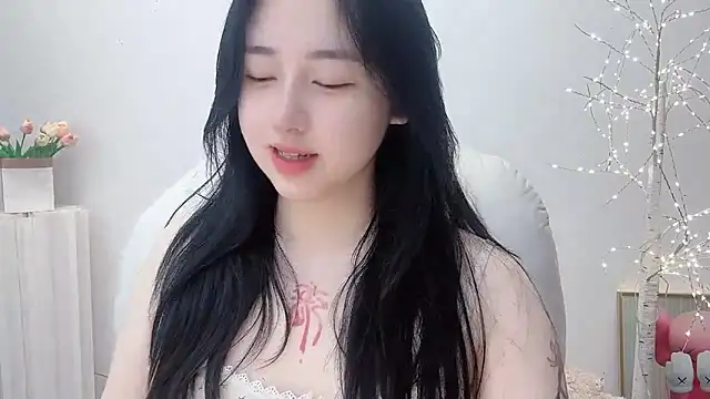 Love-hanzaizai718 online show from 11/10/25, 08:19