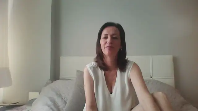 ArianaStarr online show from 05/12/26, 06:54