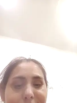 blanca24325 online show from 11/18/25, 03:34