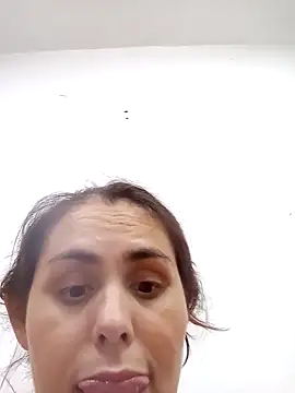 blanca24325 online show from 11/19/25, 04:45