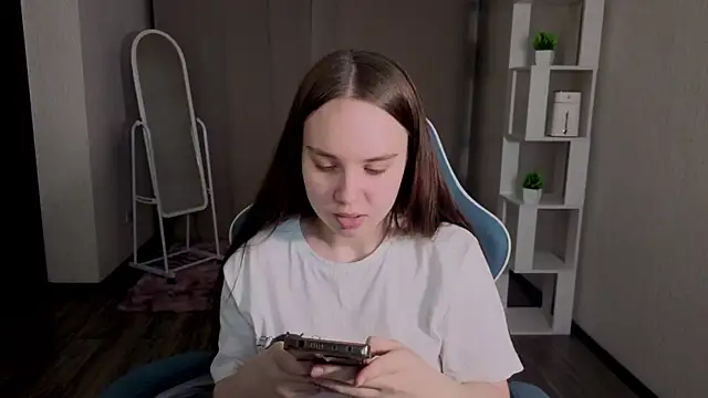 LunaDreeam online show from 11/19/25, 03:12