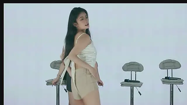 Snapshot of Scarlett-666 chatting on 10/29/25, 09:44 Scarlett-666 online show from 10/29/25, 09:44