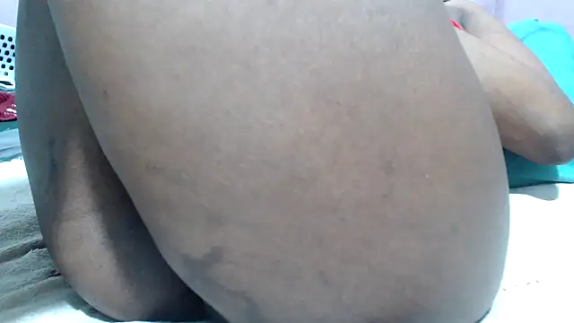 Snapshot of Bracylia chatting on 06/25/26, 06:45 Bracylia online show from 06/25/26, 06:45