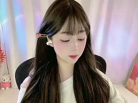 Clover zizi online show from 10/29/25, 09:22