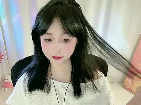 Clover zizi online show from 12/18/25, 07:31