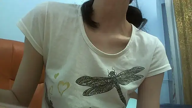 Snapshot of andreea713 chatting on 02/12/26, 04:35 andreea713 online show from 02/12/26, 04:35