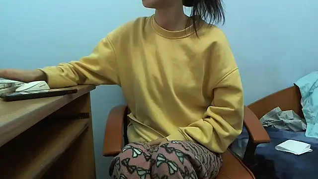 Snapshot of andreea713 chatting on 03/21/26, 07:06 andreea713 online show from 03/21/26, 07:06