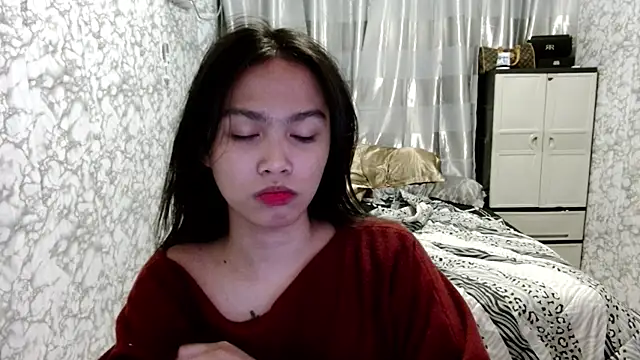 Snapshot of _Lachica_ chatting on 12/16/25, 01:32 Lachica online show from 12/16/25, 01:32